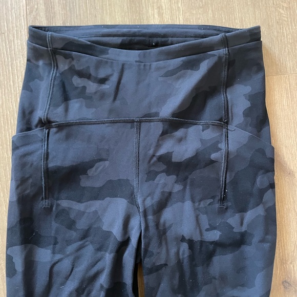 Lululemon Black Gray Camo Camouflage Leggings Workout Pants Size 2 - Picture 2 of 5